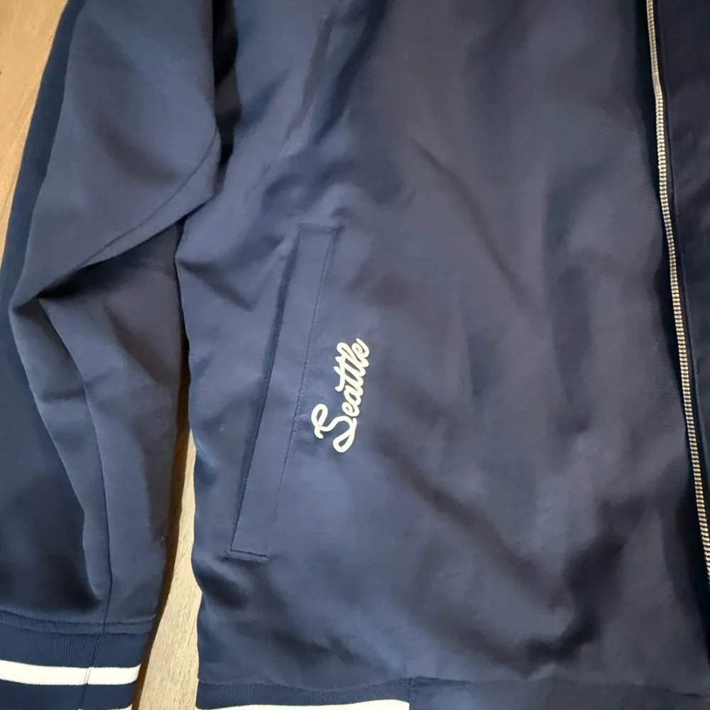 Men’s Mariners Dugout Jacket - Picture 4 of 6